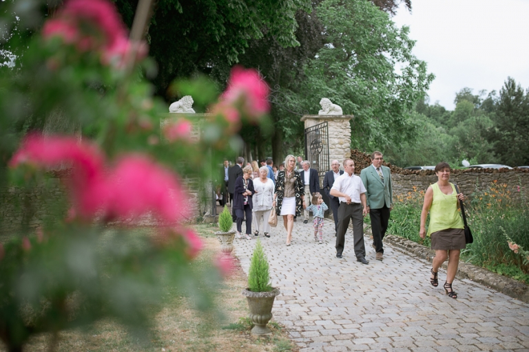 Les invités du mariage au château de Morey